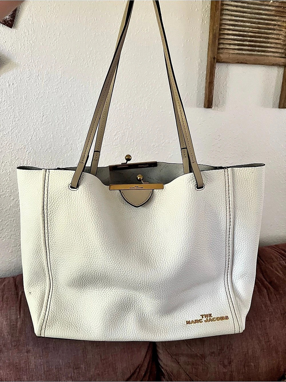 Marc Jacobs The Cushion Tote Leather Tote in White